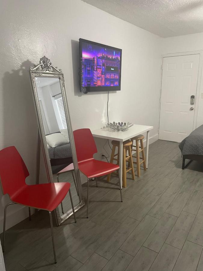 Trendy Studios In Hollywood Exterior foto